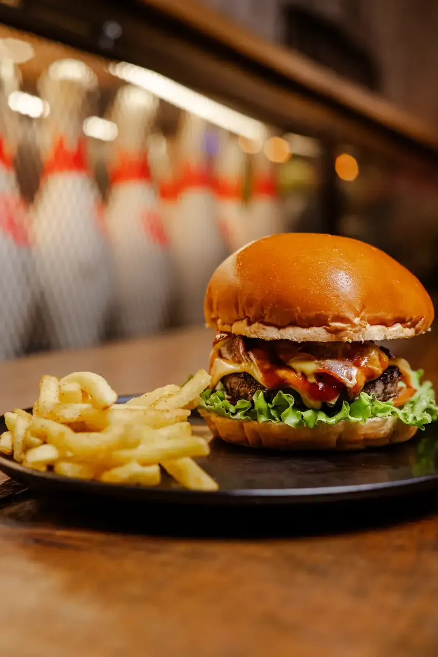 Gastronomía y bebidas de La Industria Bolera