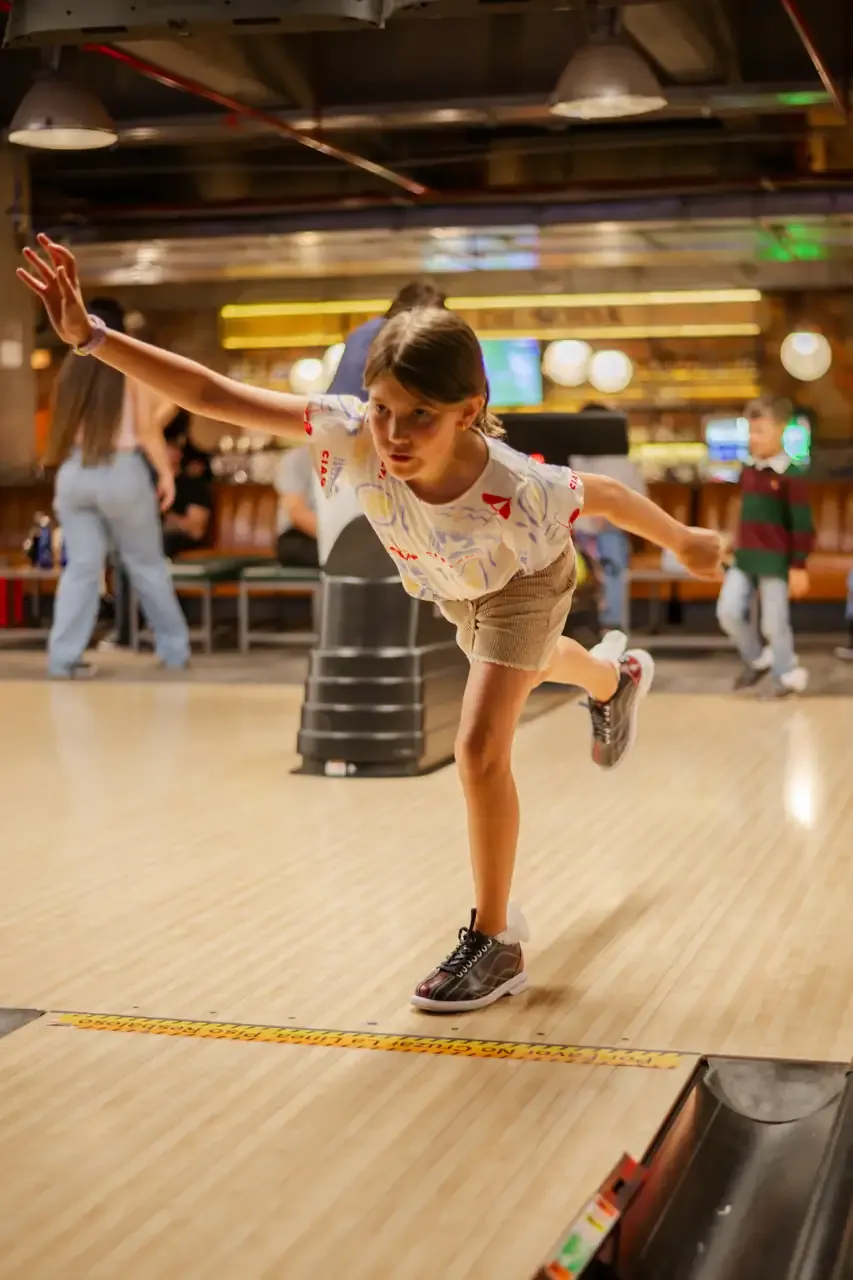 Experiencia de bowling en La Industria Bolera