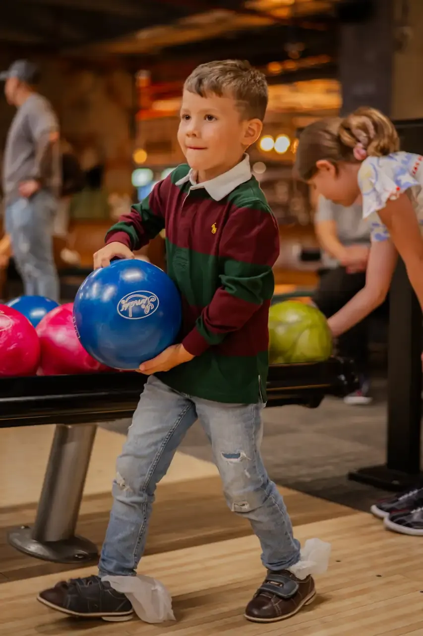 Experiencia de bowling en La Industria Bolera