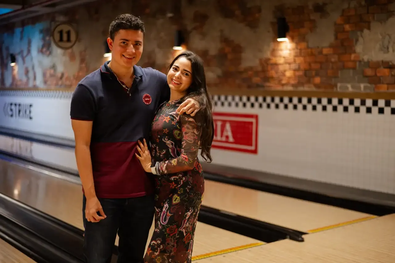 Experiencia de bowling en La Industria Bolera