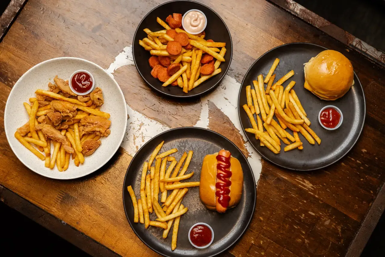Gastronomía y bebidas de La Industria Bolera